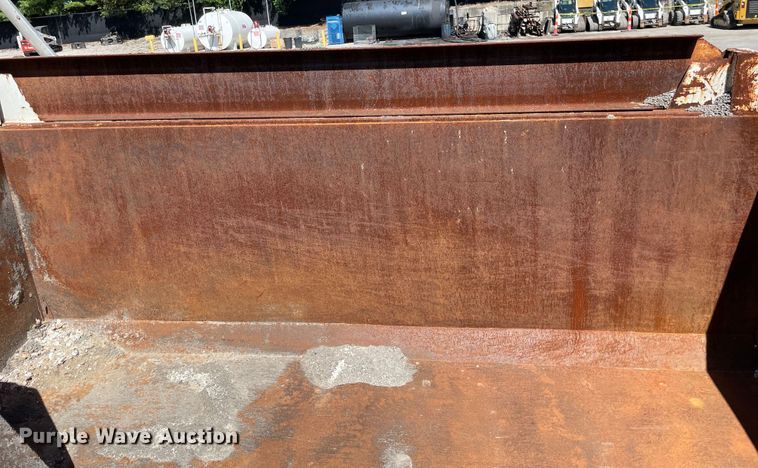 image for item KF9555 2001 Sterling L9501  dump truck