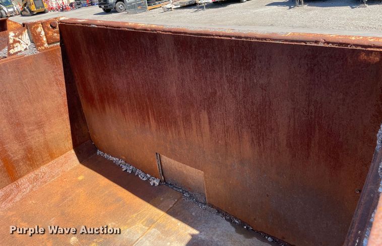 image for item KF9555 2001 Sterling L9501  dump truck