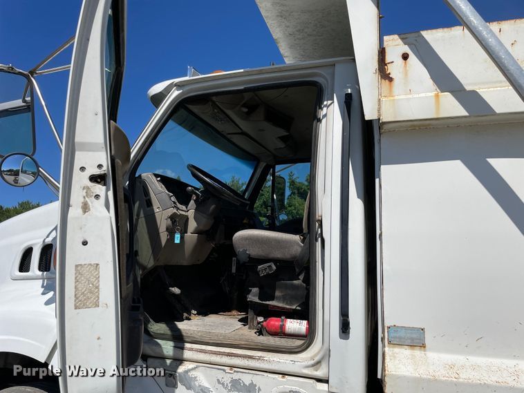 image for item KF9555 2001 Sterling L9501  dump truck