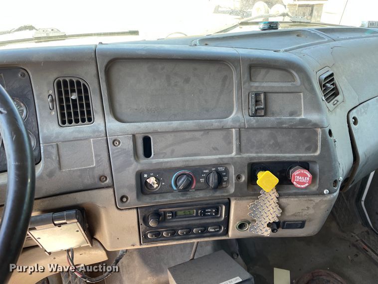 image for item KF9555 2001 Sterling L9501  dump truck