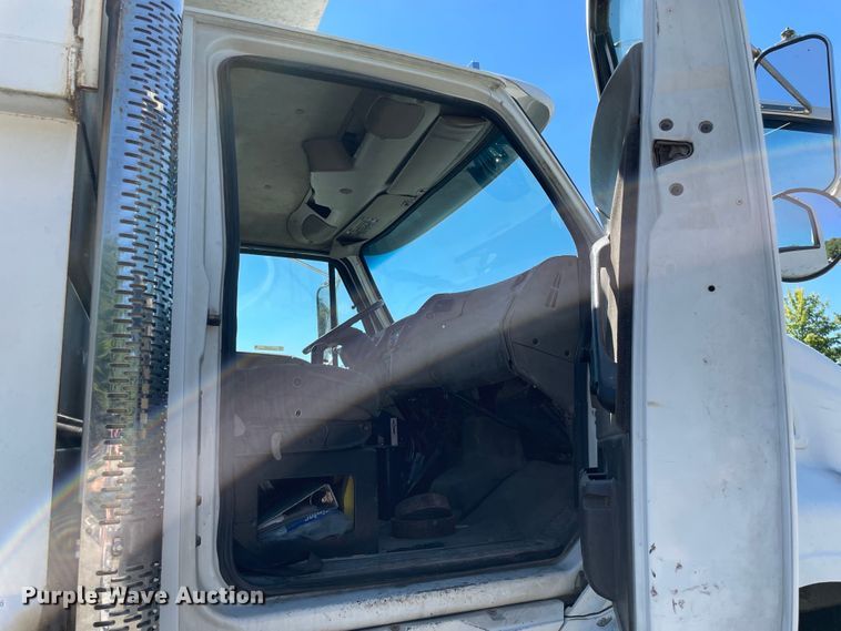 image for item KF9555 2001 Sterling L9501  dump truck