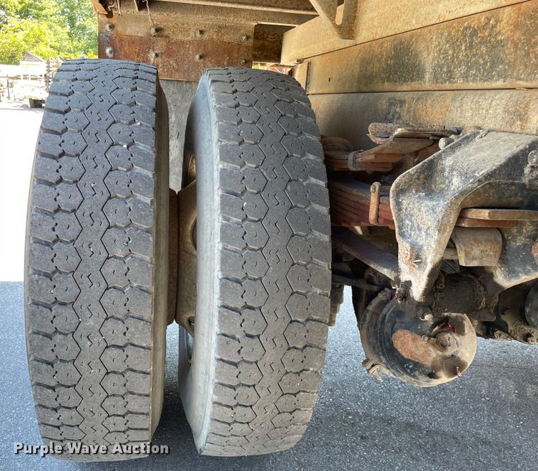 image for item KF9555 2001 Sterling L9501  dump truck