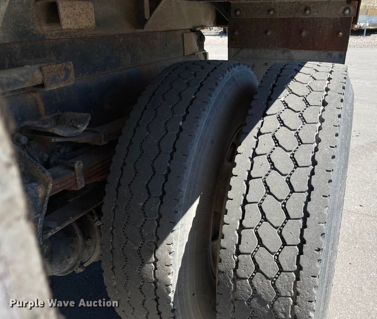 image for item KF9555 2001 Sterling L9501  dump truck