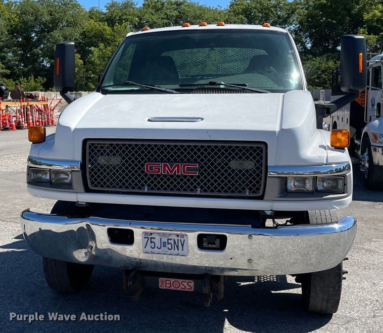image for item KF9556 2005 GMC C4500  flatbed truck