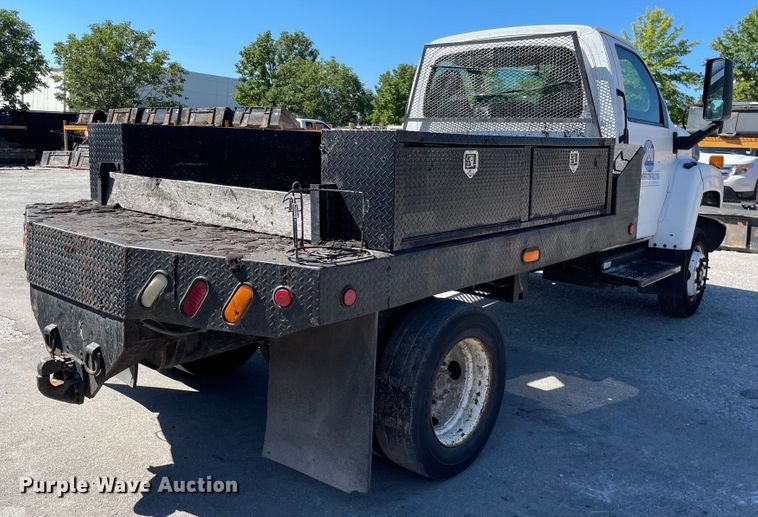 image for item KF9556 2005 GMC C4500  flatbed truck