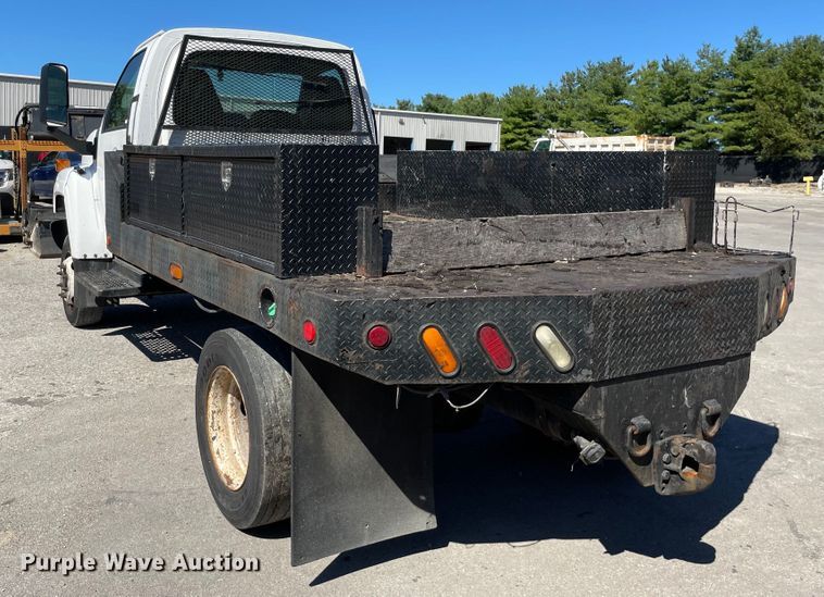 image for item KF9556 2005 GMC C4500  flatbed truck