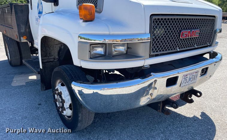 image for item KF9556 2005 GMC C4500  flatbed truck