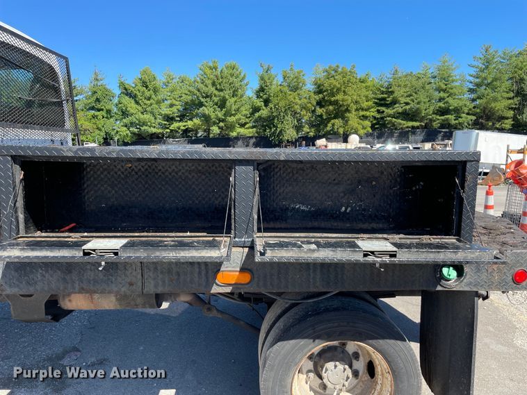 image for item KF9556 2005 GMC C4500  flatbed truck