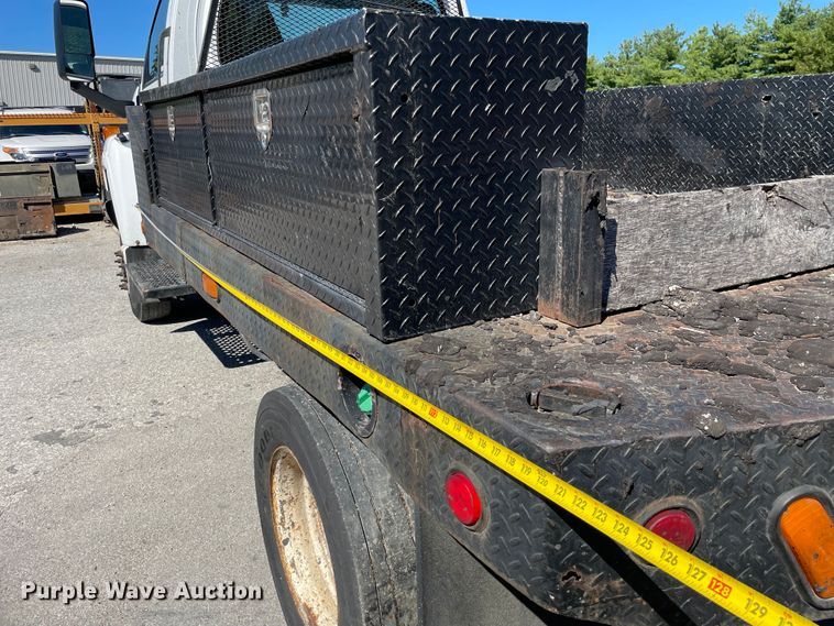 image for item KF9556 2005 GMC C4500  flatbed truck