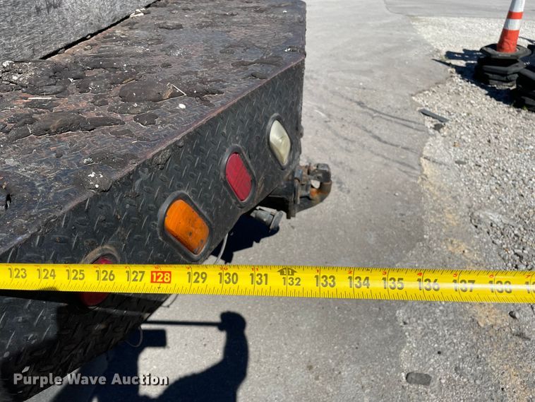 image for item KF9556 2005 GMC C4500  flatbed truck