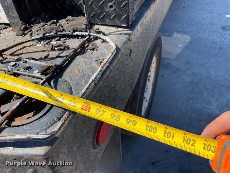 image for item KF9556 2005 GMC C4500  flatbed truck