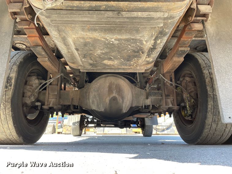 image for item KF9556 2005 GMC C4500  flatbed truck