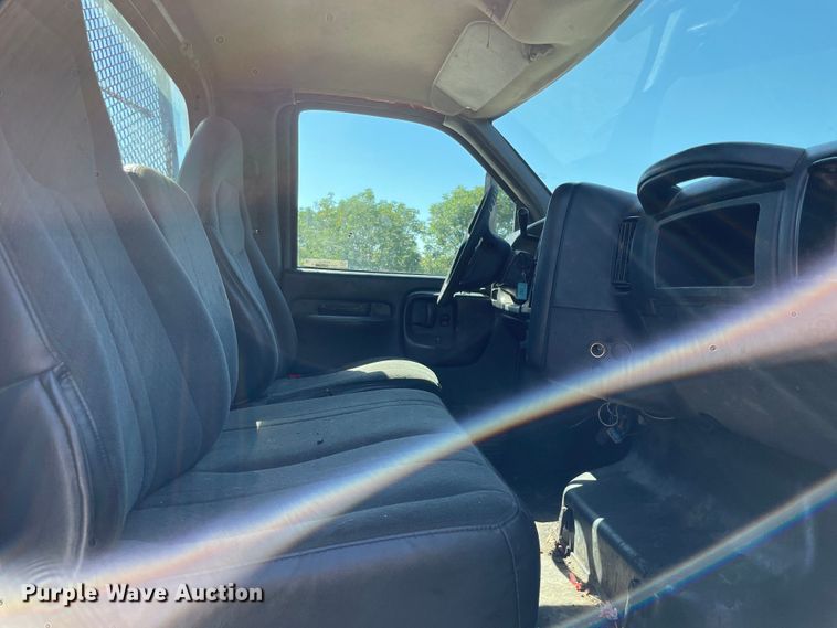 image for item KF9556 2005 GMC C4500  flatbed truck