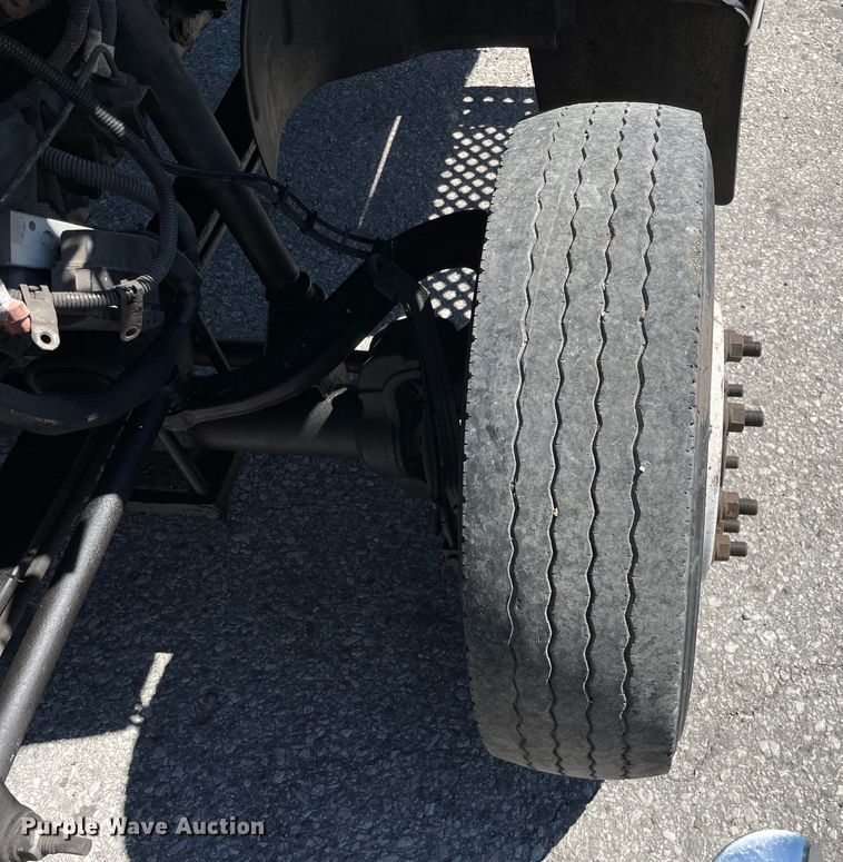 image for item KF9556 2005 GMC C4500  flatbed truck