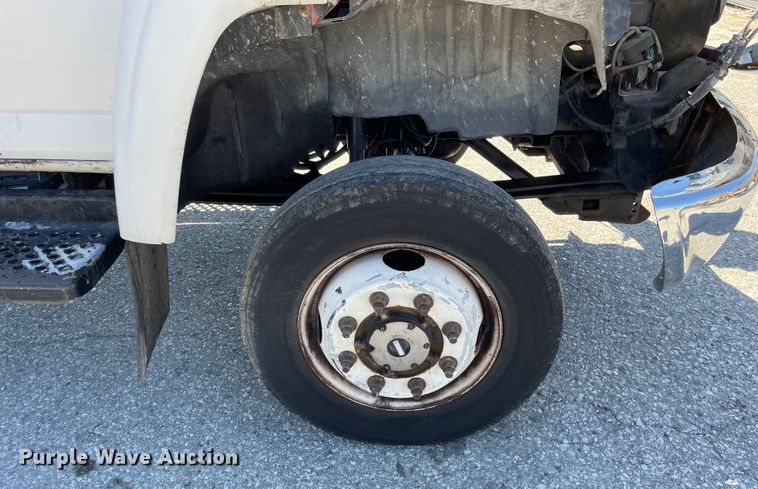 image for item KF9556 2005 GMC C4500  flatbed truck