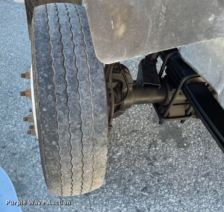 image for item KF9556 2005 GMC C4500  flatbed truck