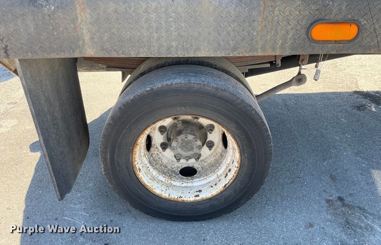 image for item KF9556 2005 GMC C4500  flatbed truck