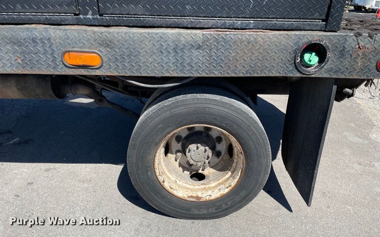 image for item KF9556 2005 GMC C4500  flatbed truck