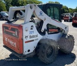 image for item KF9557 2015 Bobcat S650  skid steer loader