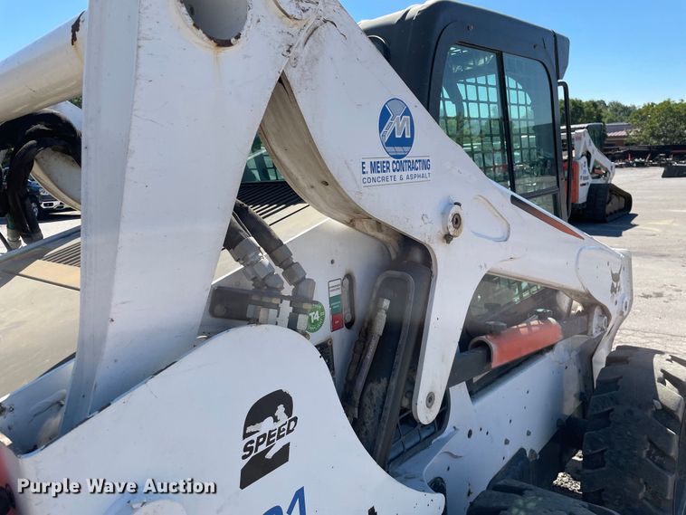 image for item KF9557 2015 Bobcat S650  skid steer loader