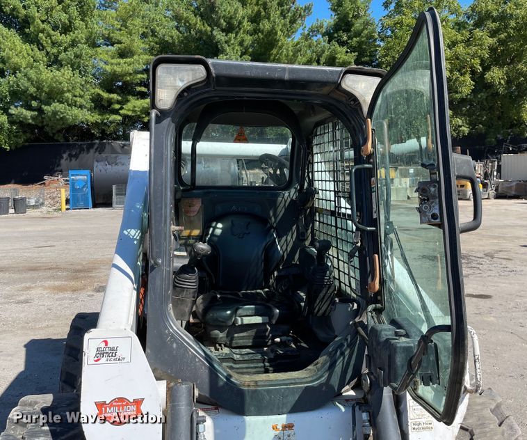 image for item KF9557 2015 Bobcat S650  skid steer loader