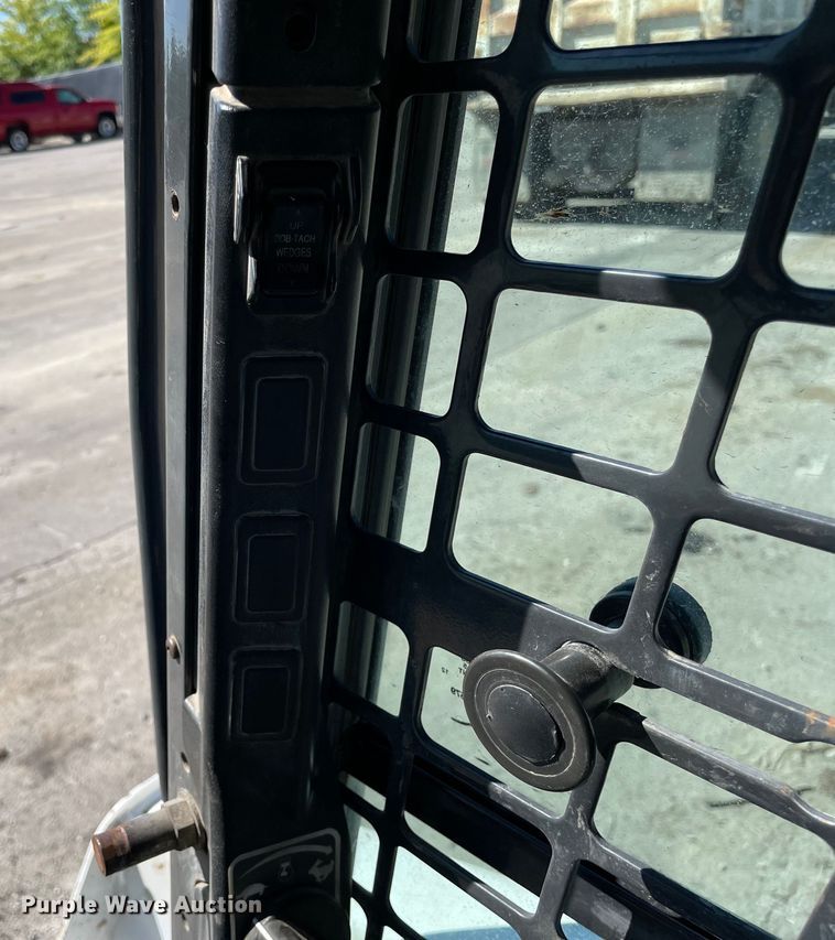 image for item KF9557 2015 Bobcat S650  skid steer loader