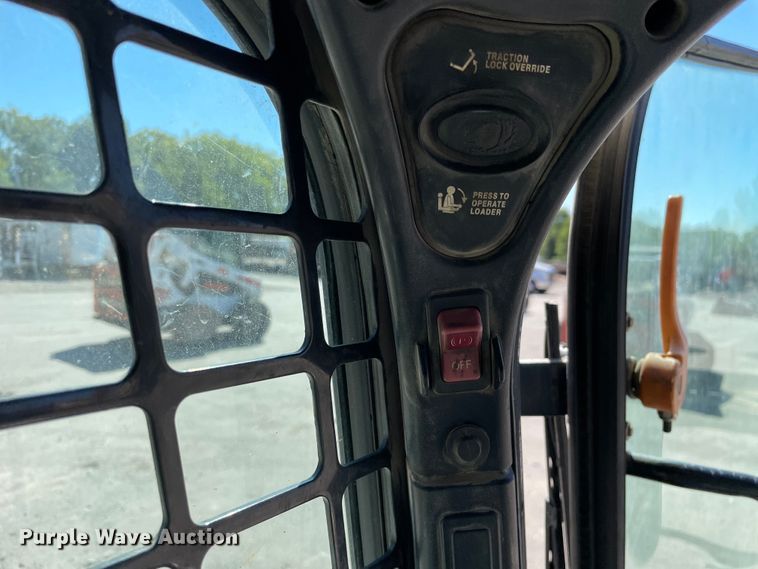 image for item KF9557 2015 Bobcat S650  skid steer loader