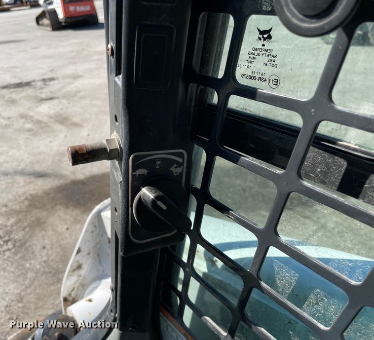 image for item KF9558 2016 Bobcat T770  tracked skid steer loader