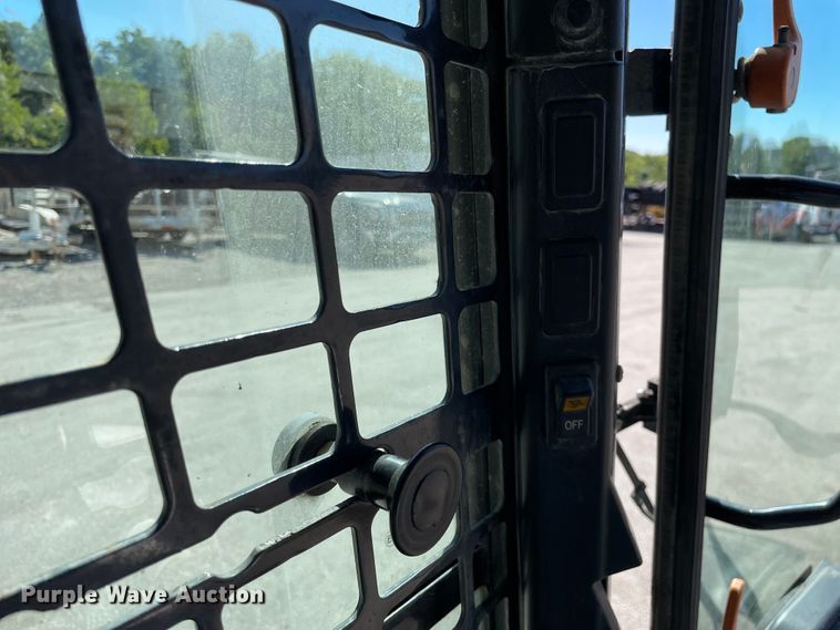 image for item KF9558 2016 Bobcat T770  tracked skid steer loader