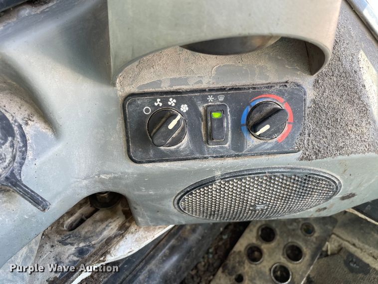 image for item KF9558 2016 Bobcat T770  tracked skid steer loader