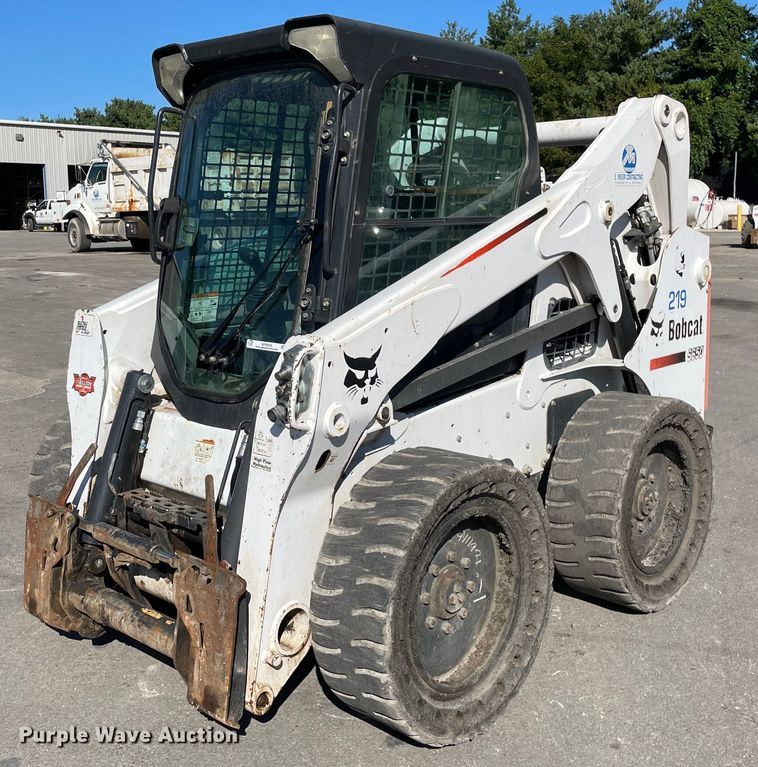 image for item KF9559 2015 Bobcat S650  skid steer loader