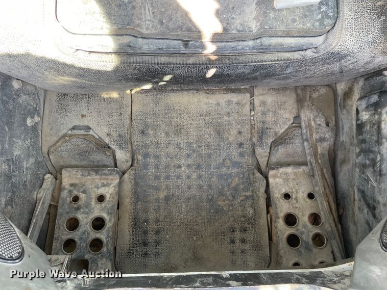 image for item KF9560 2015 Bobcat T650  tracked skid steer loader