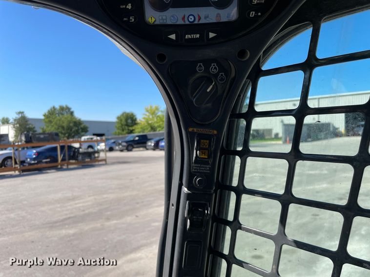 image for item KF9560 2015 Bobcat T650  tracked skid steer loader