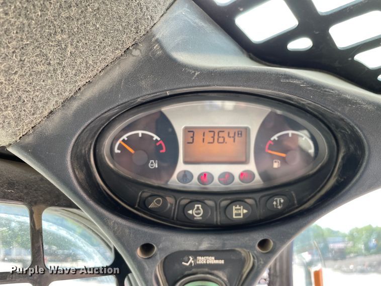 image for item KF9560 2015 Bobcat T650  tracked skid steer loader