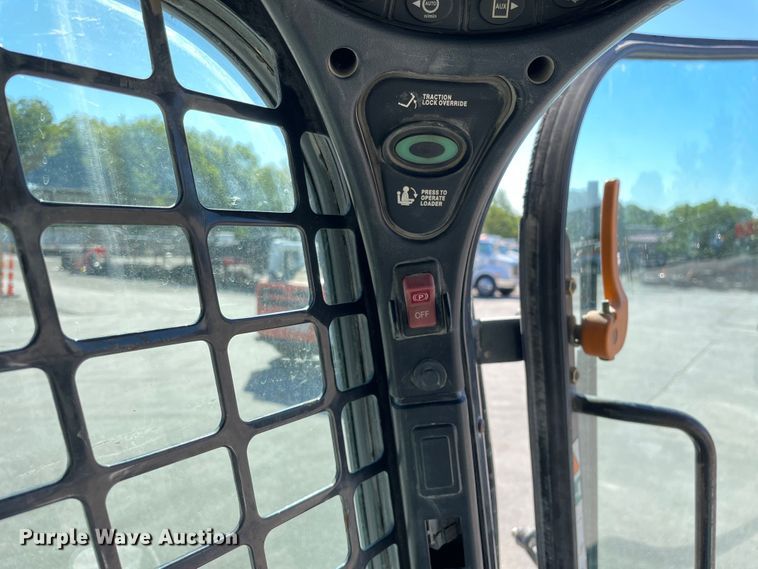 image for item KF9560 2015 Bobcat T650  tracked skid steer loader