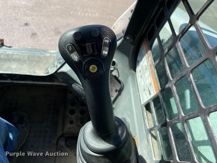 image for item KF9560 2015 Bobcat T650  tracked skid steer loader