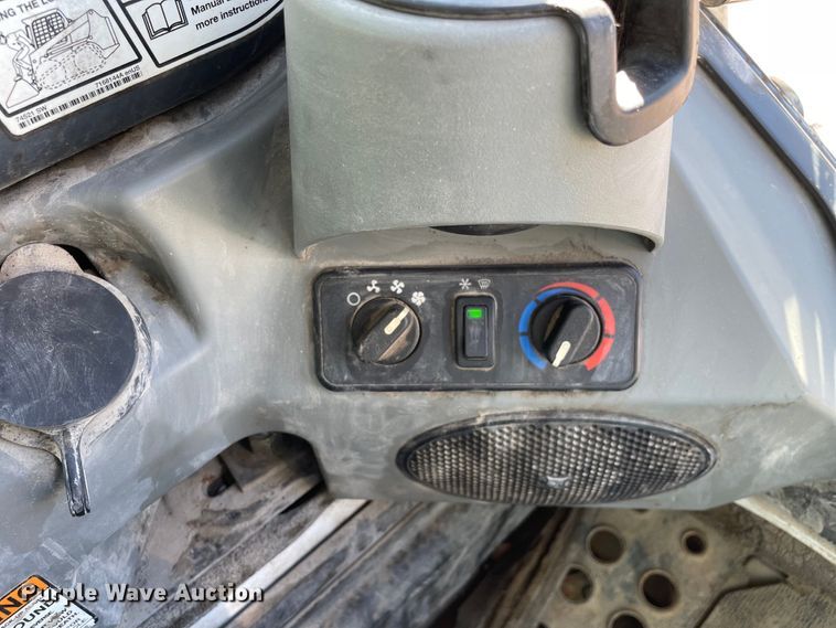 image for item KF9560 2015 Bobcat T650  tracked skid steer loader