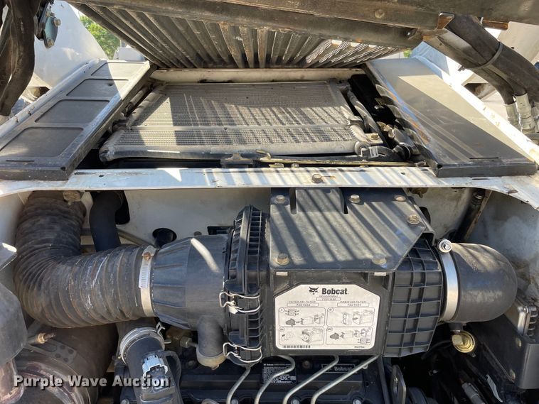 image for item KF9560 2015 Bobcat T650  tracked skid steer loader