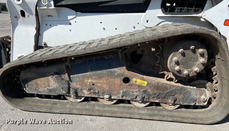 image for item KF9560 2015 Bobcat T650  tracked skid steer loader