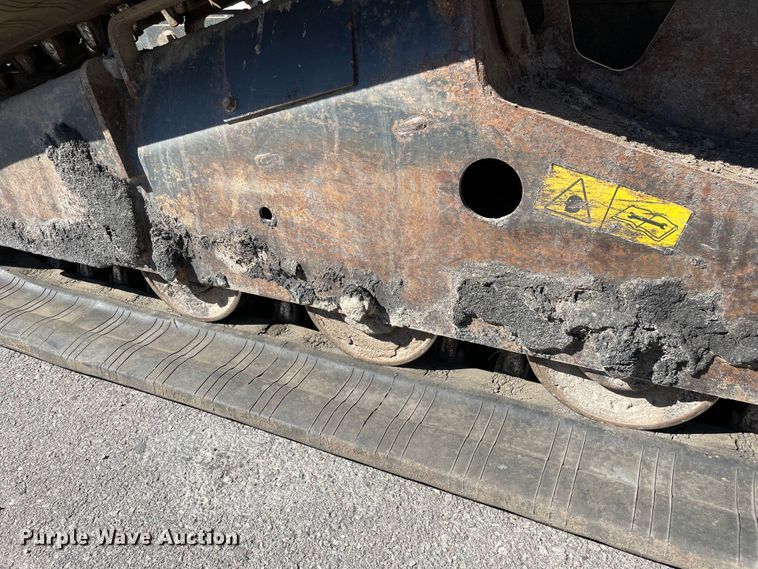 image for item KF9560 2015 Bobcat T650  tracked skid steer loader