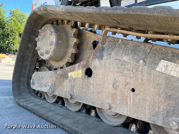 image for item KF9560 2015 Bobcat T650  tracked skid steer loader