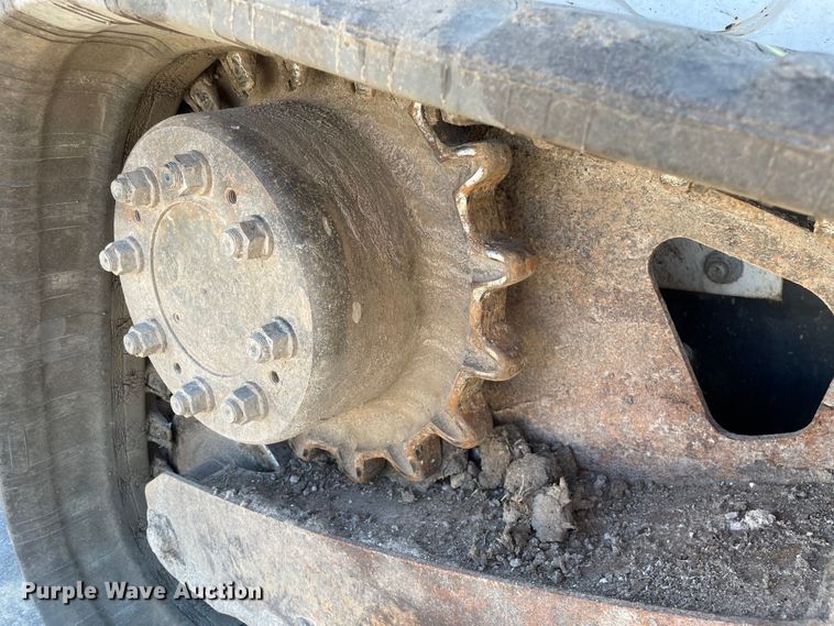 image for item KF9560 2015 Bobcat T650  tracked skid steer loader