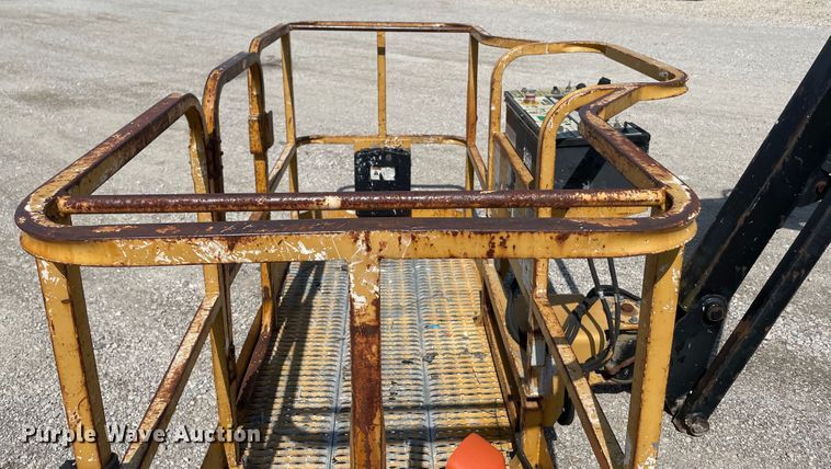 image for item KF9562 2000 Grove T66J  boom lift