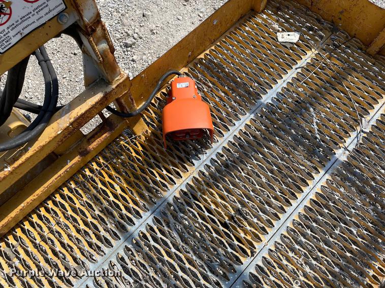 image for item KF9562 2000 Grove T66J  boom lift