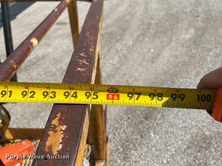 image for item KF9562 2000 Grove T66J  boom lift