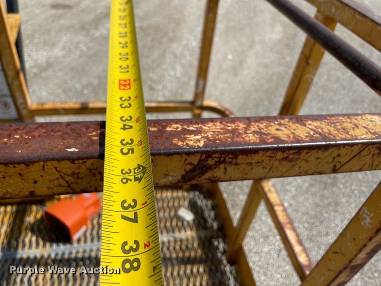 image for item KF9562 2000 Grove T66J  boom lift