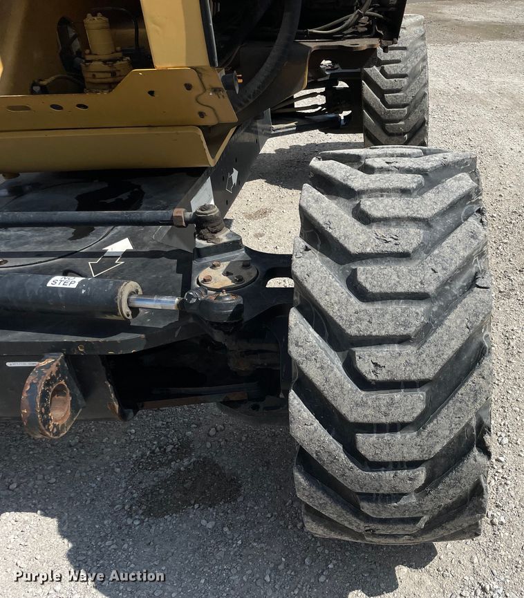 image for item KF9562 2000 Grove T66J  boom lift