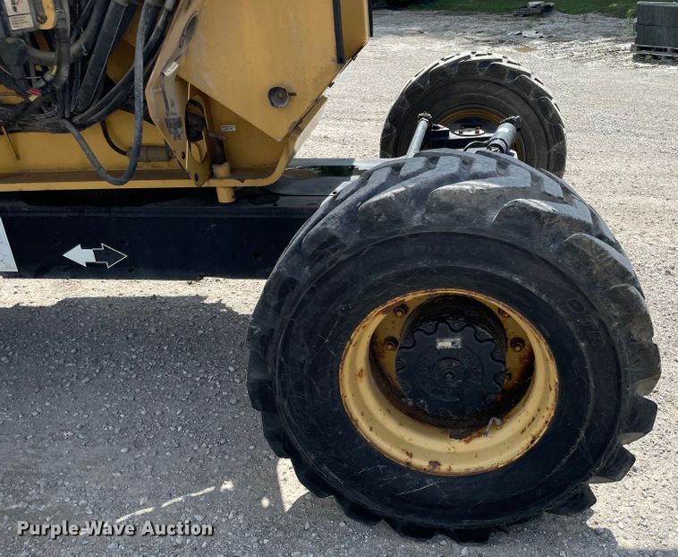 image for item KF9562 2000 Grove T66J  boom lift