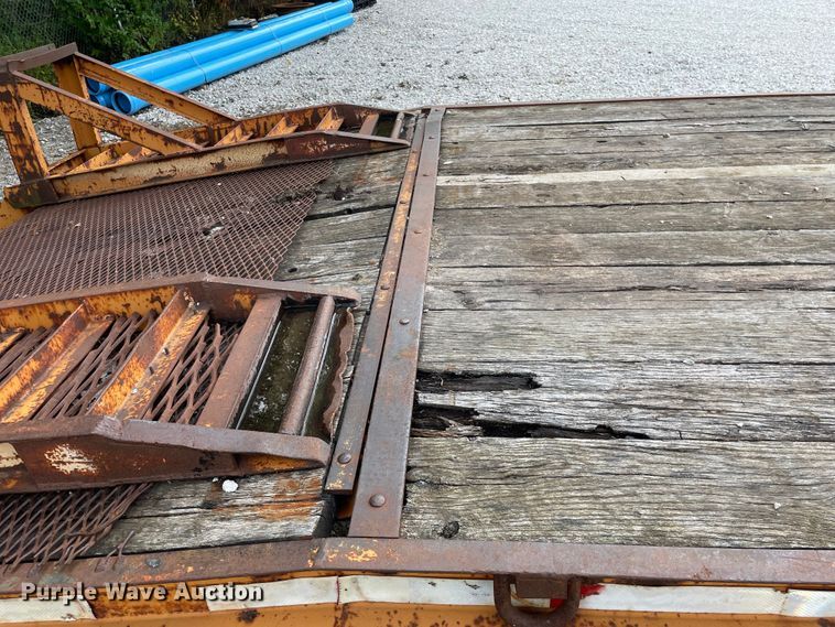 image for item KF9566 1996 Econoline MP423DE  equipment trailer