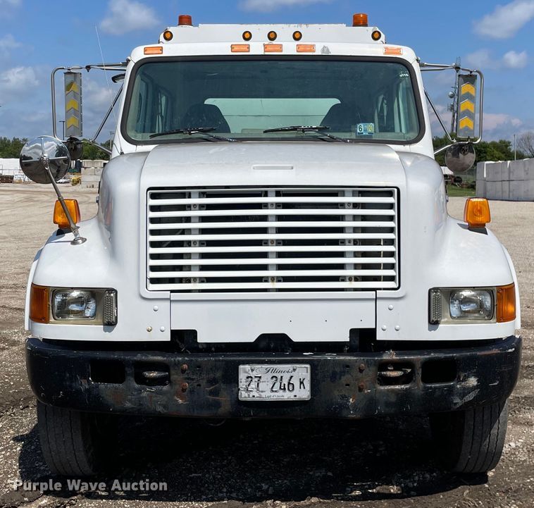 image for item KF9568 2000 International 4700  utility / service truck